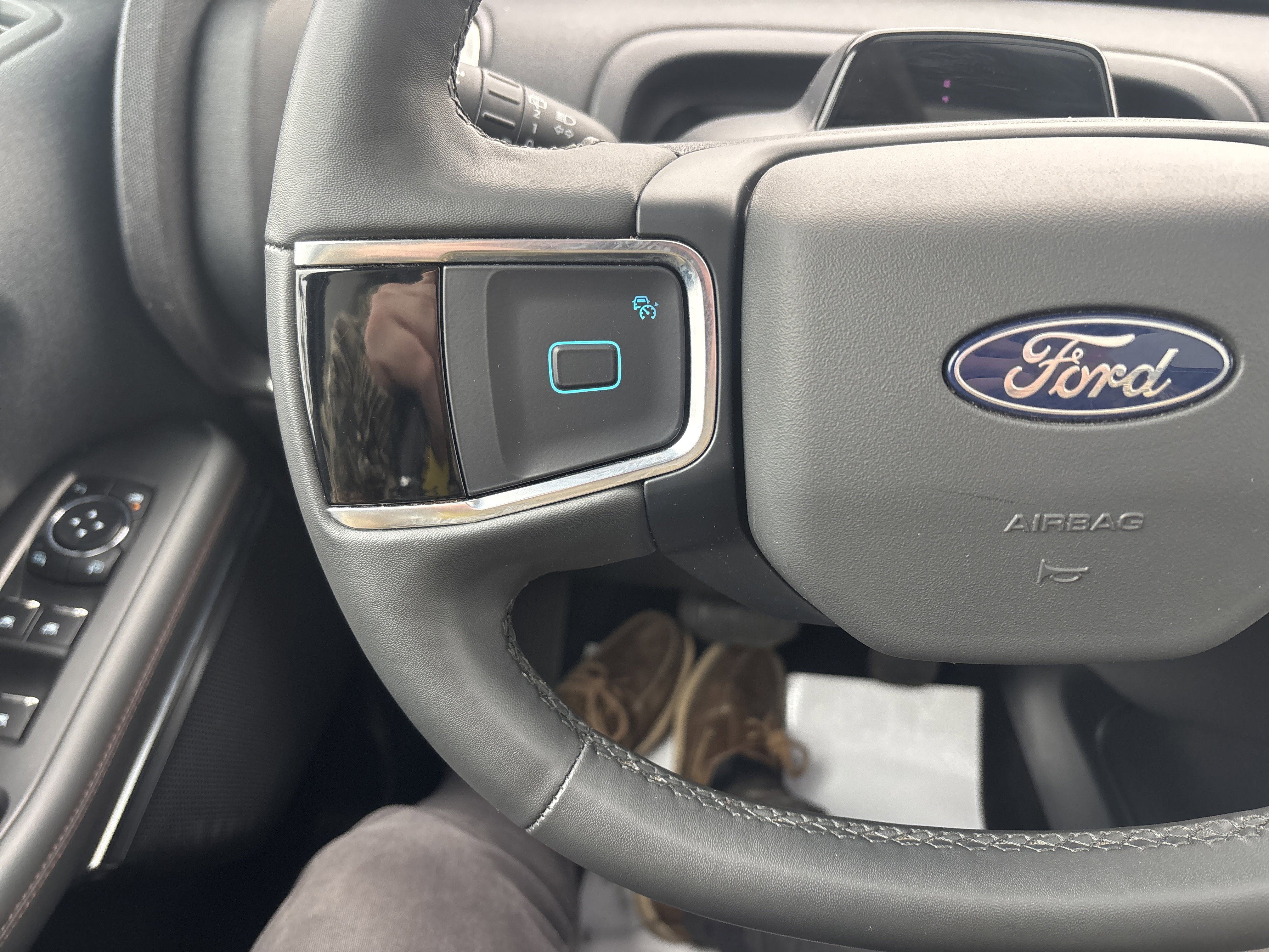 Used 2025 Ford Expedition Active image 19