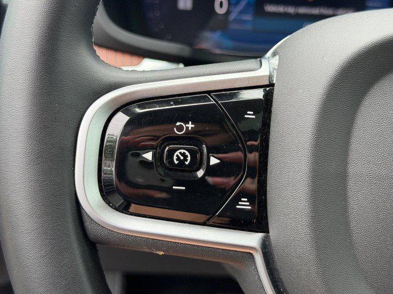 Certified 2025 Volvo V60 B5 Cross Country Plus AWD/4WD image 18