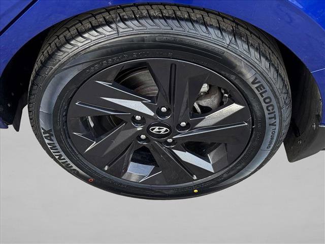 Used 2022 Hyundai Elantra SEL FWD image 9