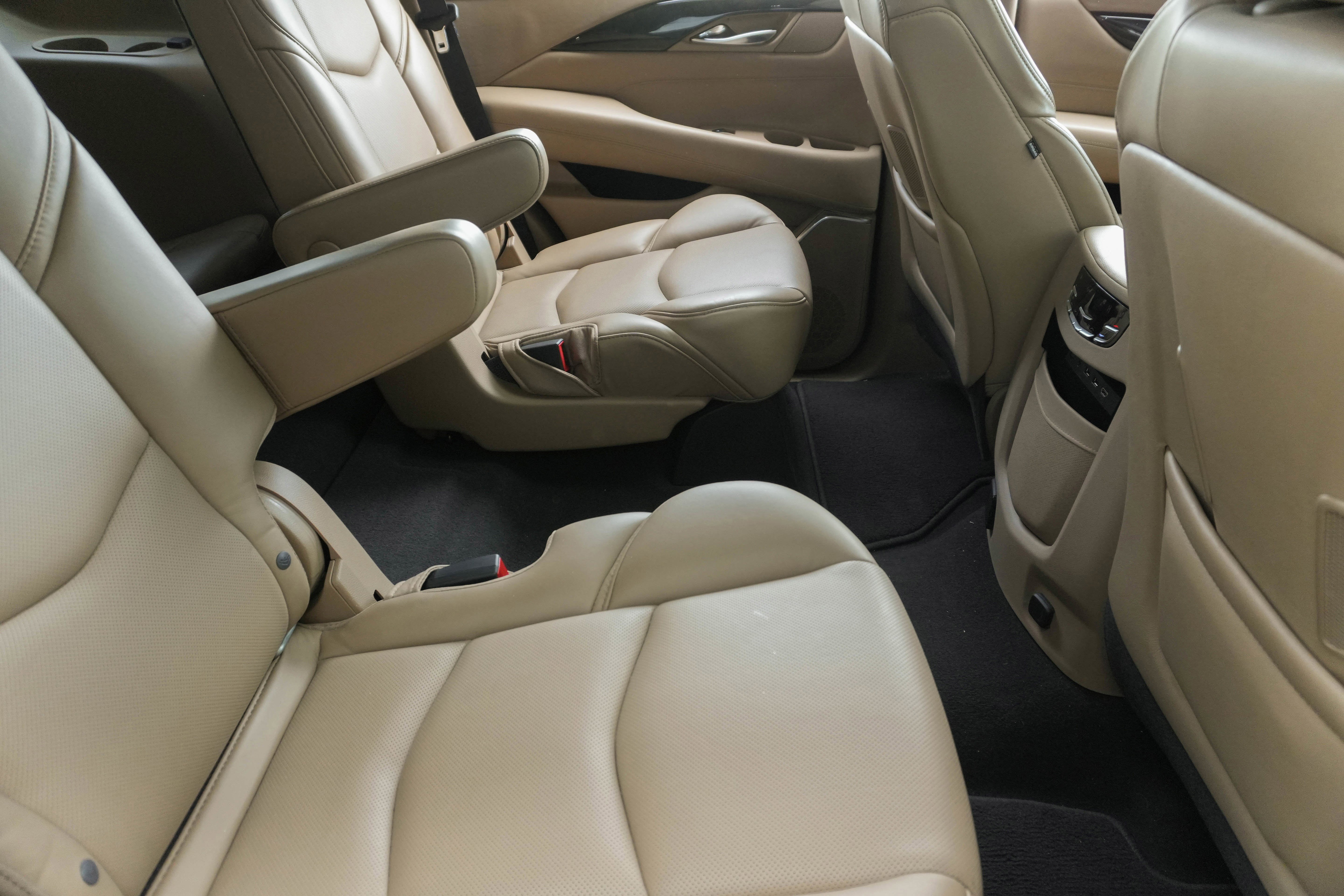 Used 2020 Cadillac Escalade Platinum AWD/4WD image 32