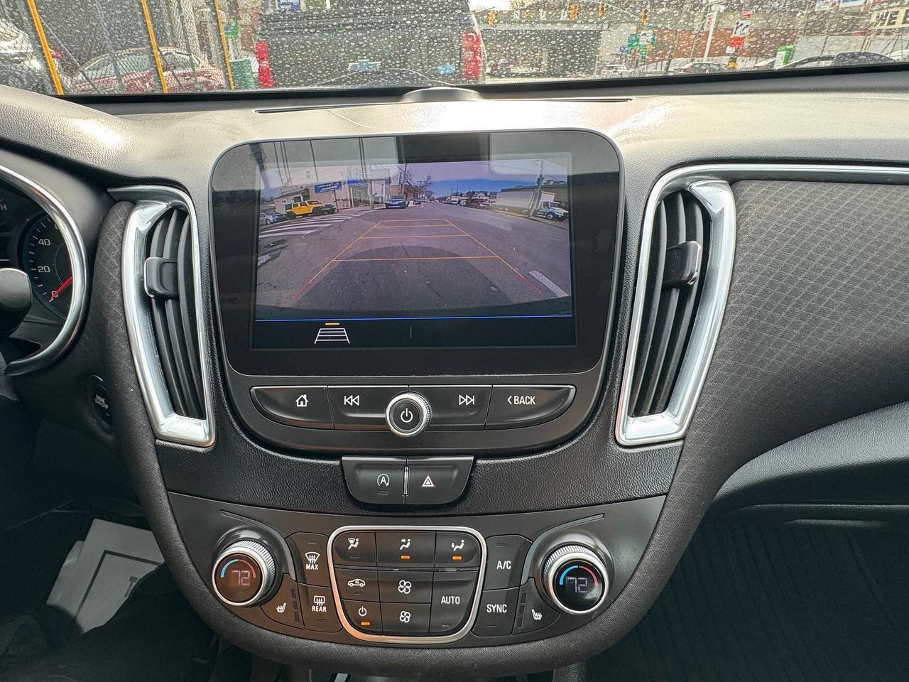 Used 2020 Chevrolet Malibu LT image 12