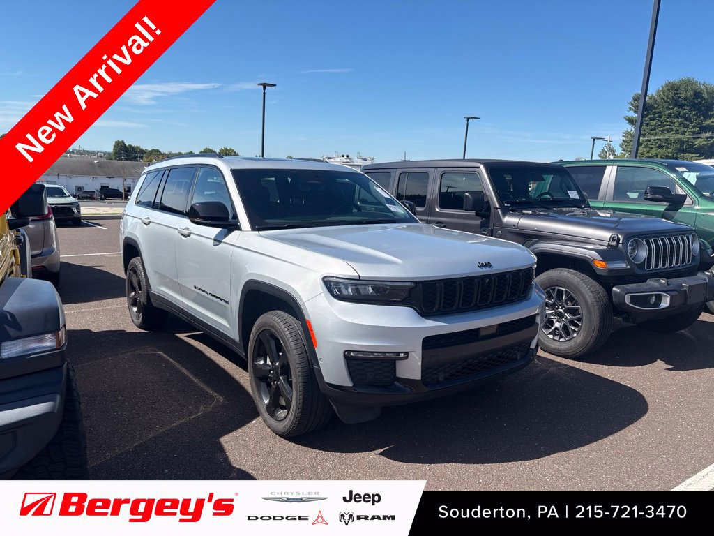 Used 2025 Jeep Grand Cherokee L Limited w/ Luxury Tech Group II AWD/4WD image 1