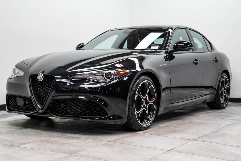 Used 2022 Alfa Romeo Giulia Veloce RWD image 7