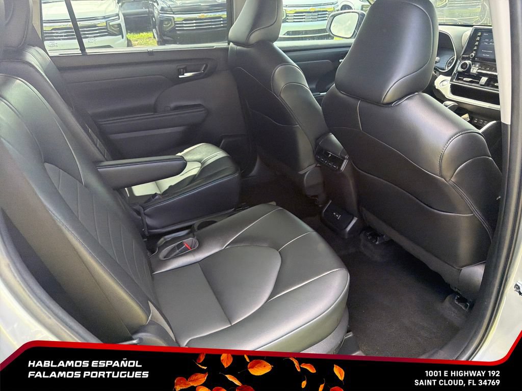 Used 2022 Toyota Highlander XLE FWD image 33