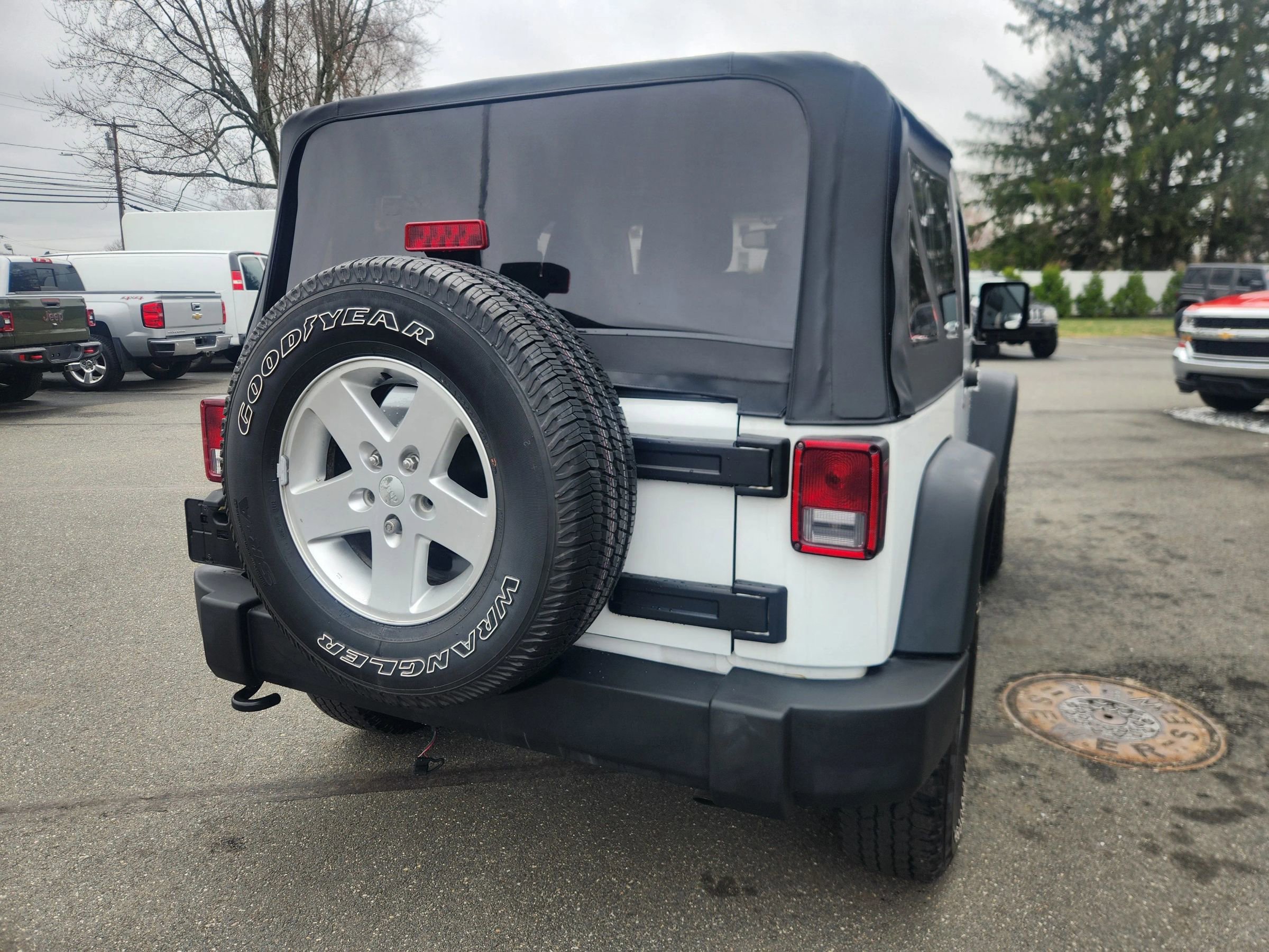 Used 2013 Jeep Wrangler Sport AWD/4WD image 15