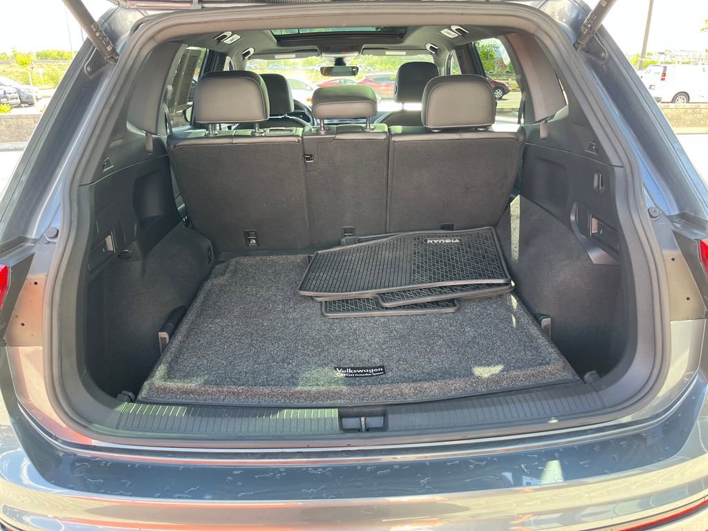 Certified 2022 Volkswagen Tiguan SE R-Line AWD/4WD image 40