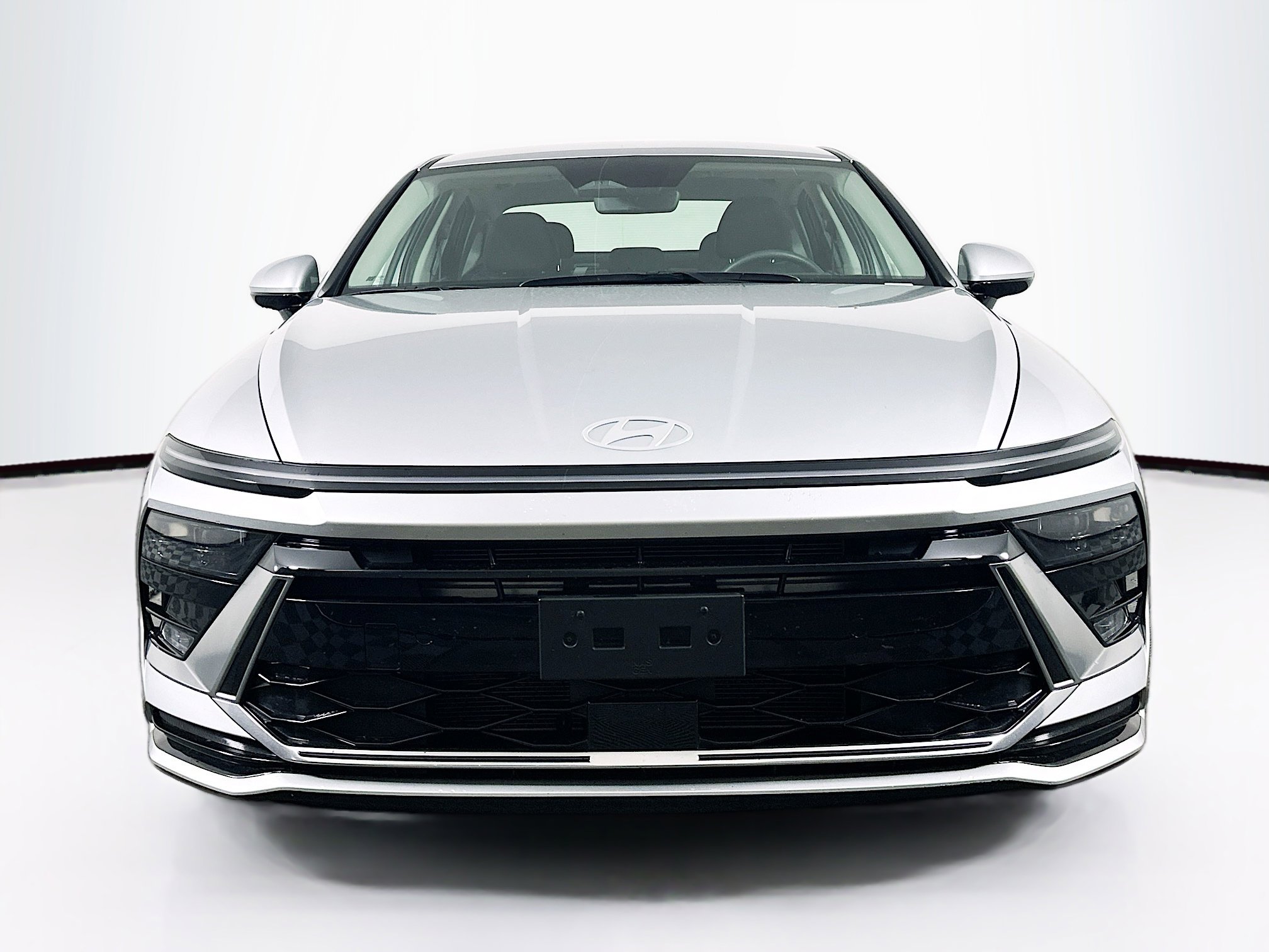 Used 2025 Hyundai Sonata SEL FWD image 2