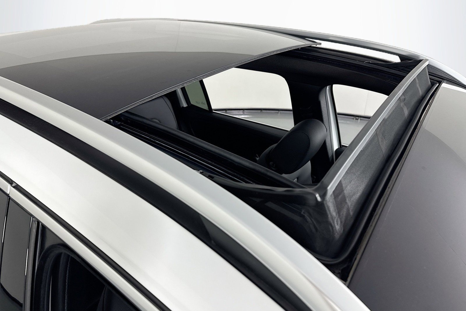 New 2026 Mercedes-Benz GLB 250 image 21