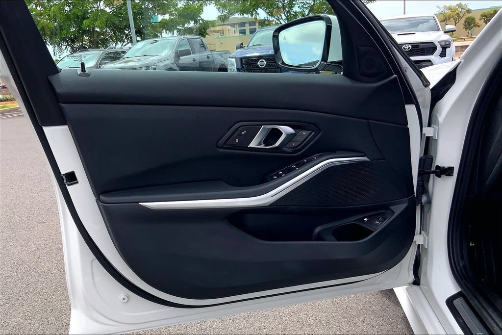 Used 2024 BMW 330e w/ Convenience Package RWD image 23