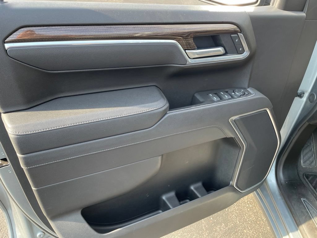 Used 2026 Chevrolet Silverado 1500 RST AWD/4WD image 17
