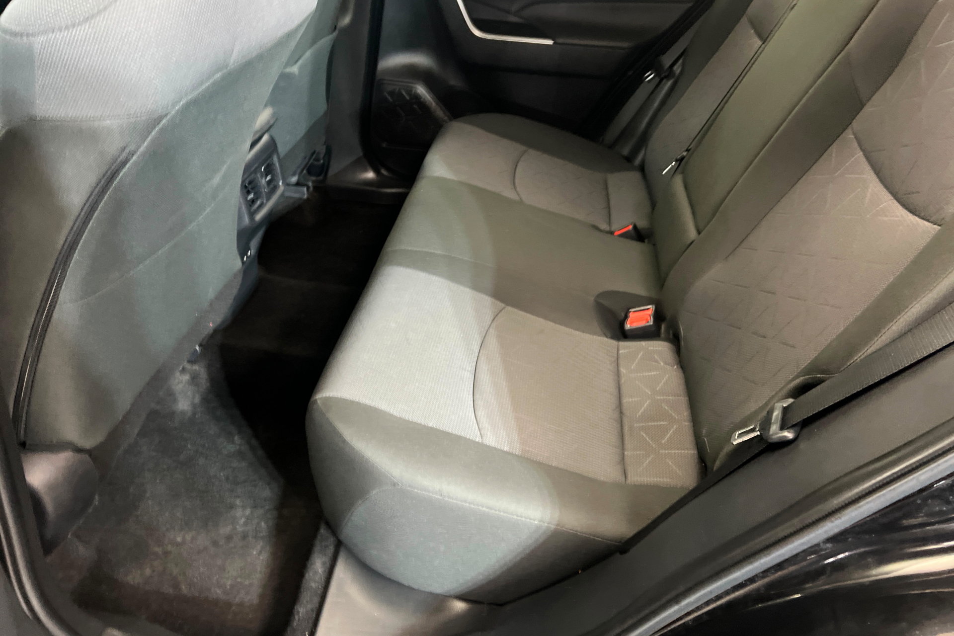 Used 2025 Toyota RAV4 XLE AWD/4WD image 21