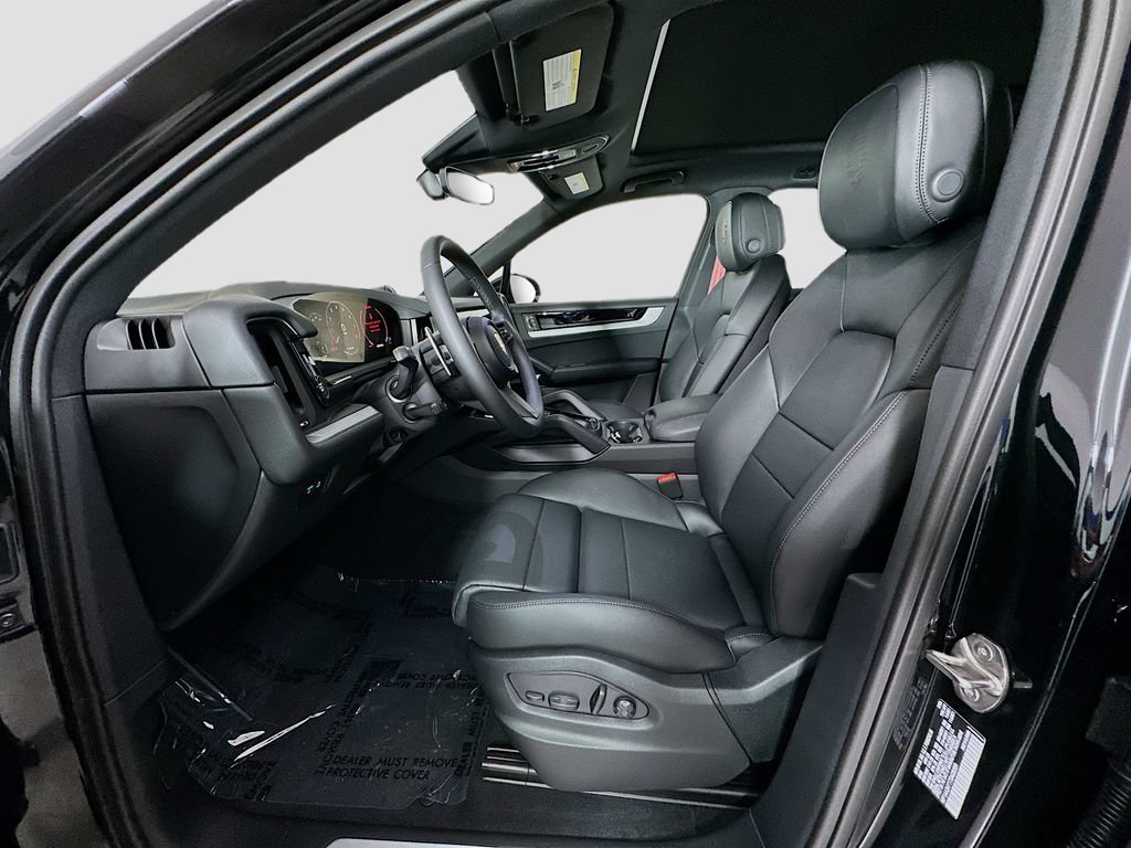 Certified 2026 Porsche Cayenne AWD/4WD image 5