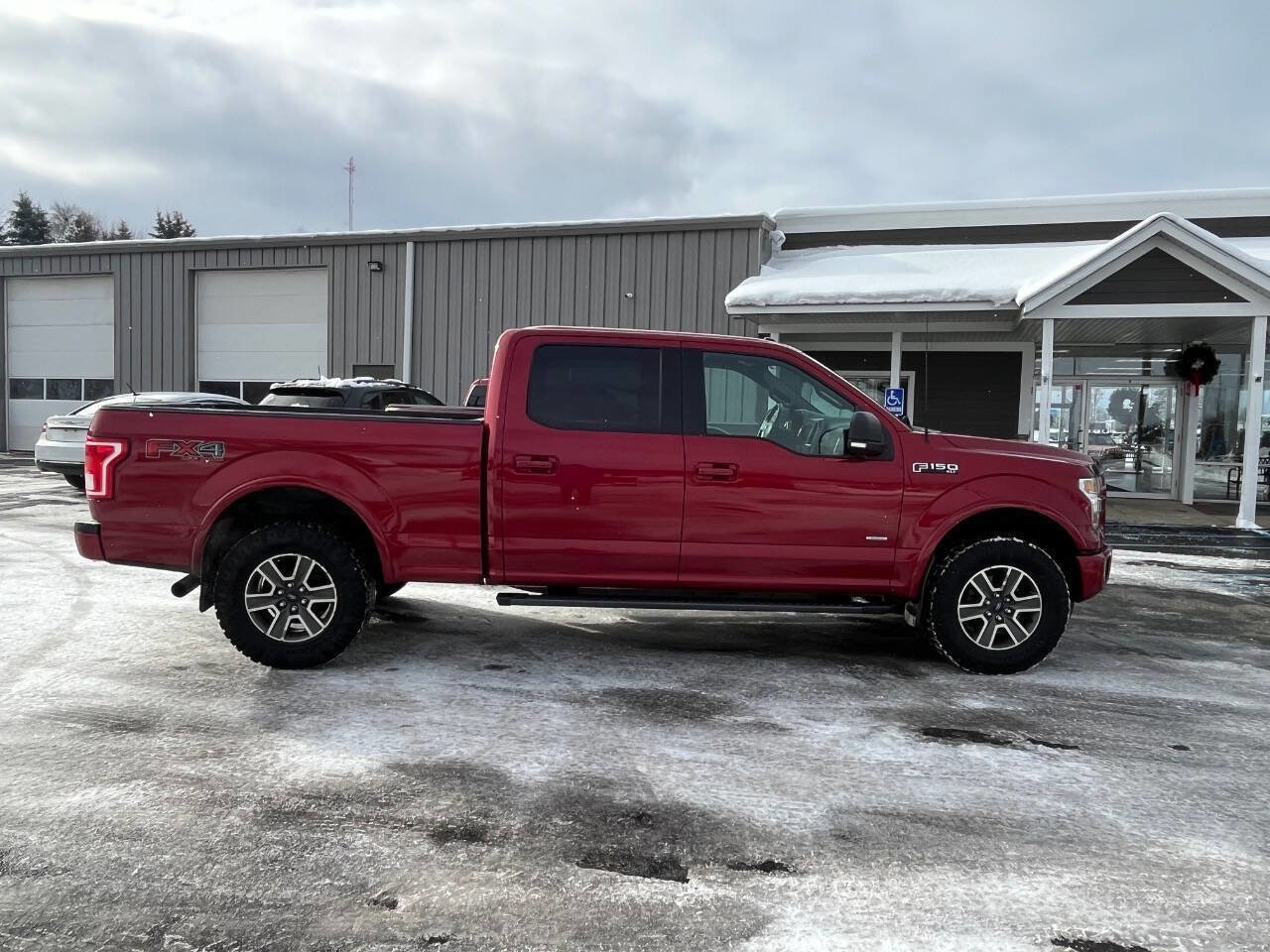Used 2015 Ford F150 XLT w/ Equipment Group 302A Luxury image 4
