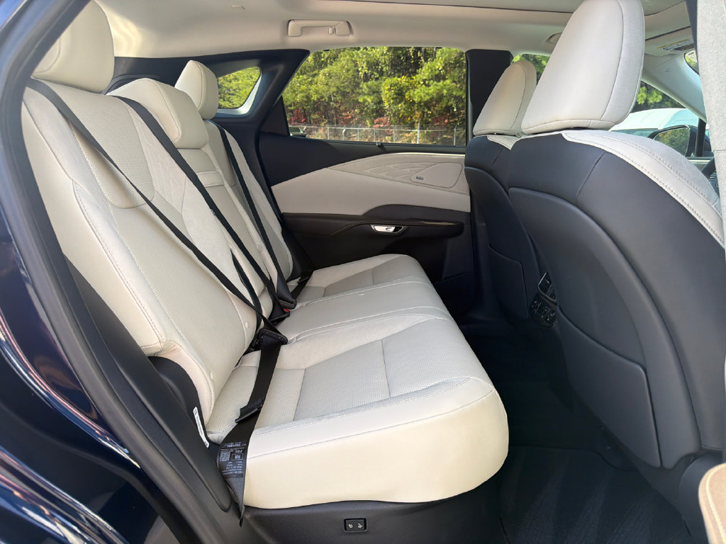 Used 2025 Lexus RX 350 AWD w/ Convenience Package image 15