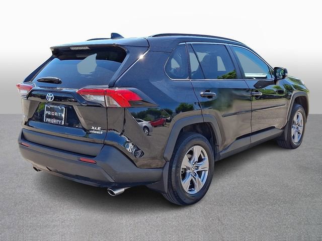 Used 2023 Toyota RAV4 XLE w/ Convenience Package AWD/4WD image 4