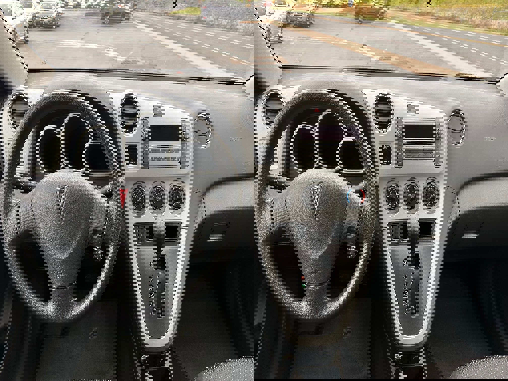 Used 2009 Pontiac Vibe AWD w/ Preferred Package image 7