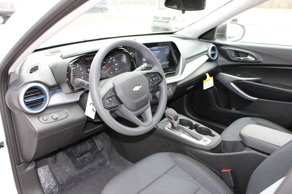 New 2026 Chevrolet Trax LS image 13