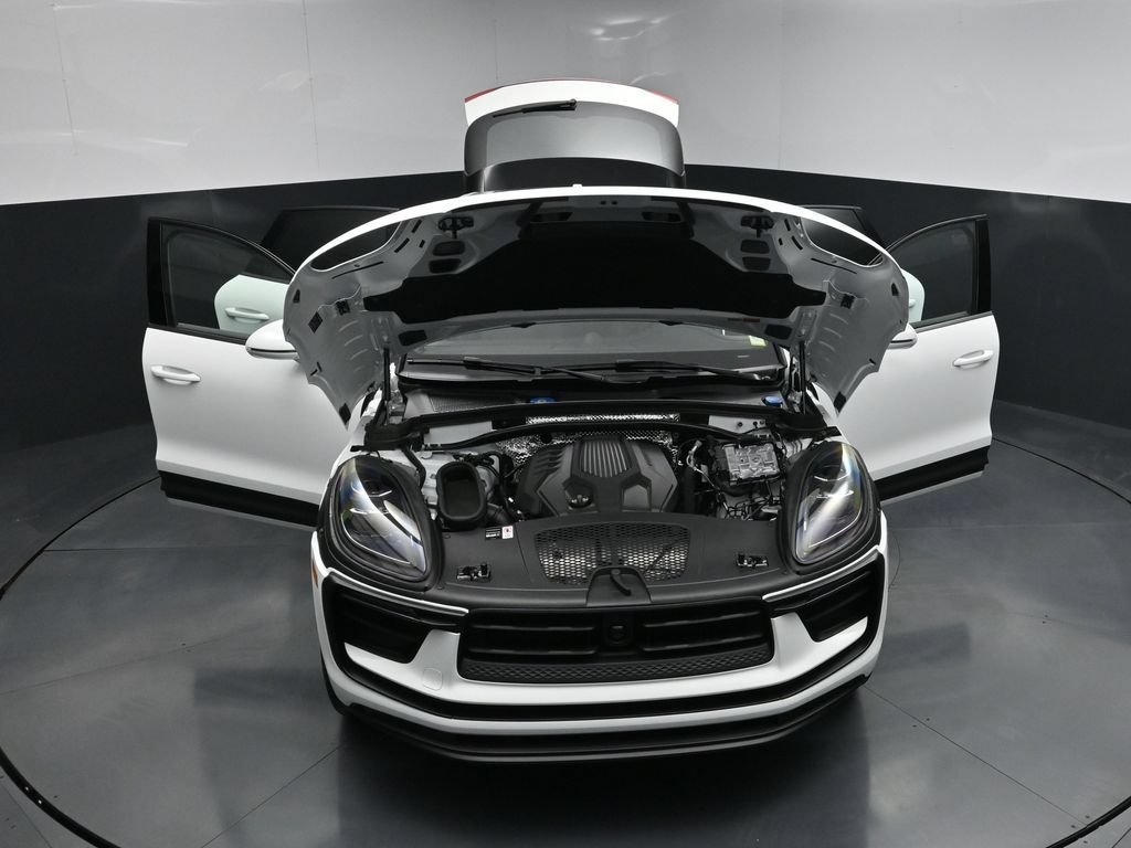 New 2026 Porsche Macan AWD/4WD image 33
