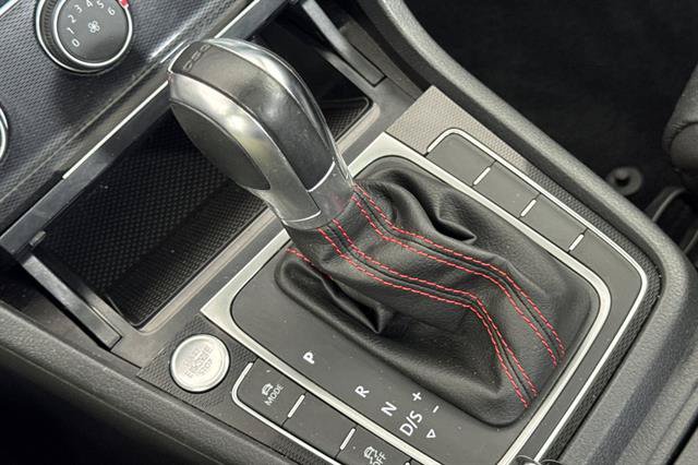 Used 2015 Volkswagen GTI SE w/ Lighting Package (SEL) FWD image 23