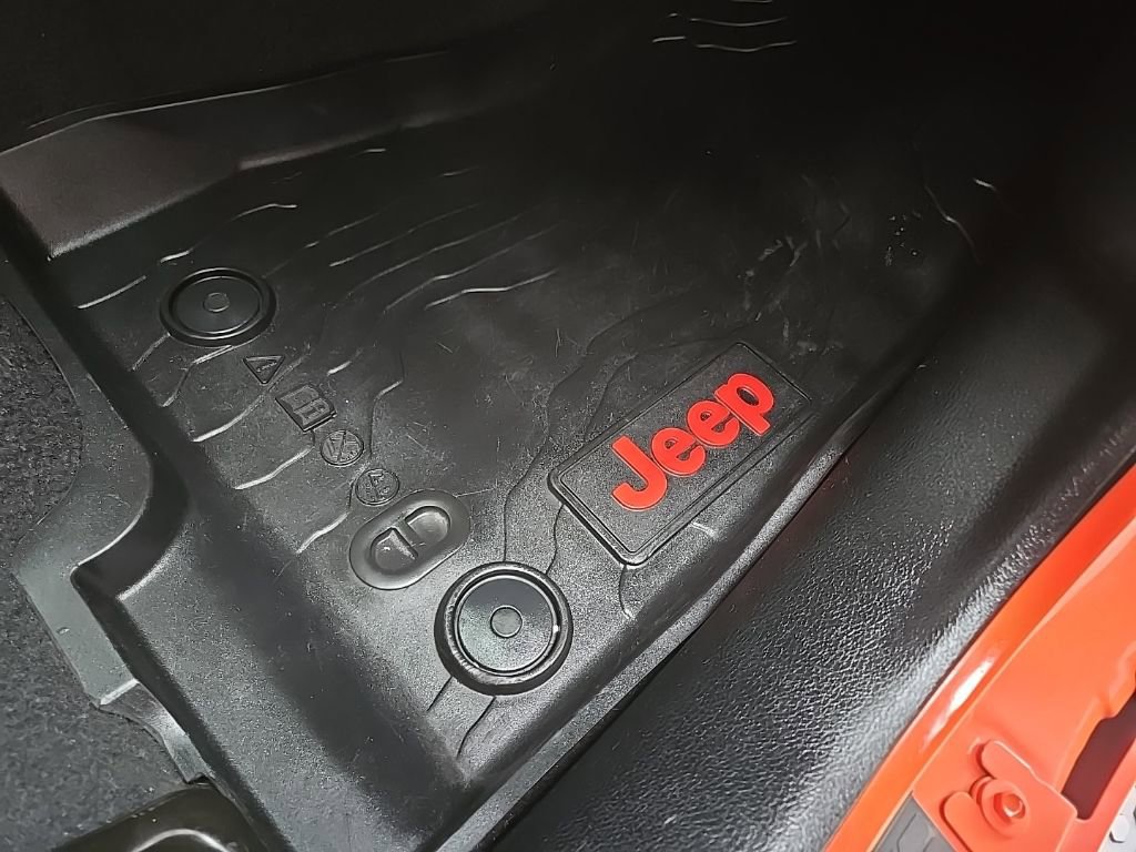 Used 2020 Jeep Wrangler Unlimited Sahara w/ Uconnect 4C Nav & Sound Group image 81