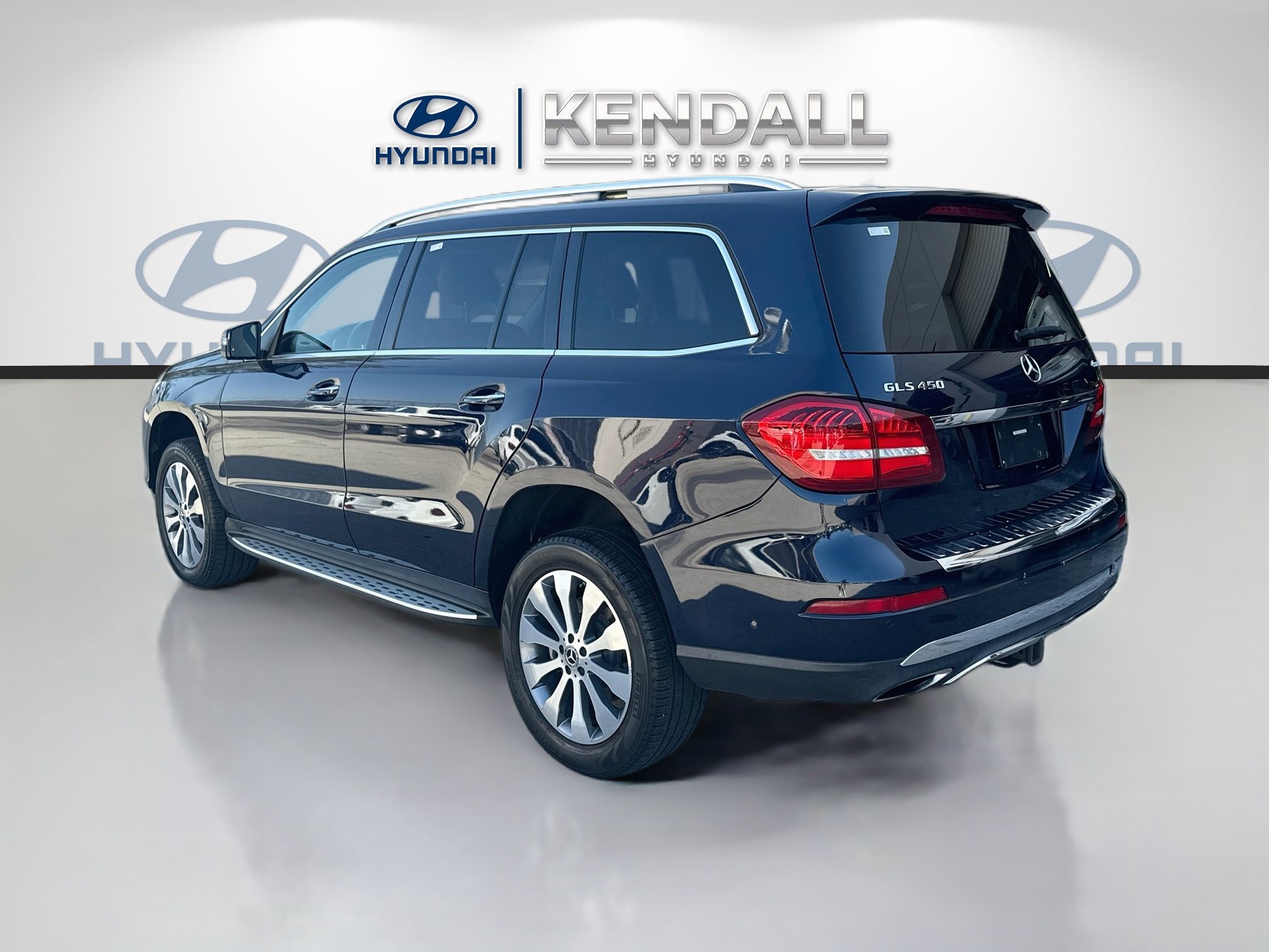 Used 2018 Mercedes-Benz GLS 450 4MATIC w/ Premium Package image 4