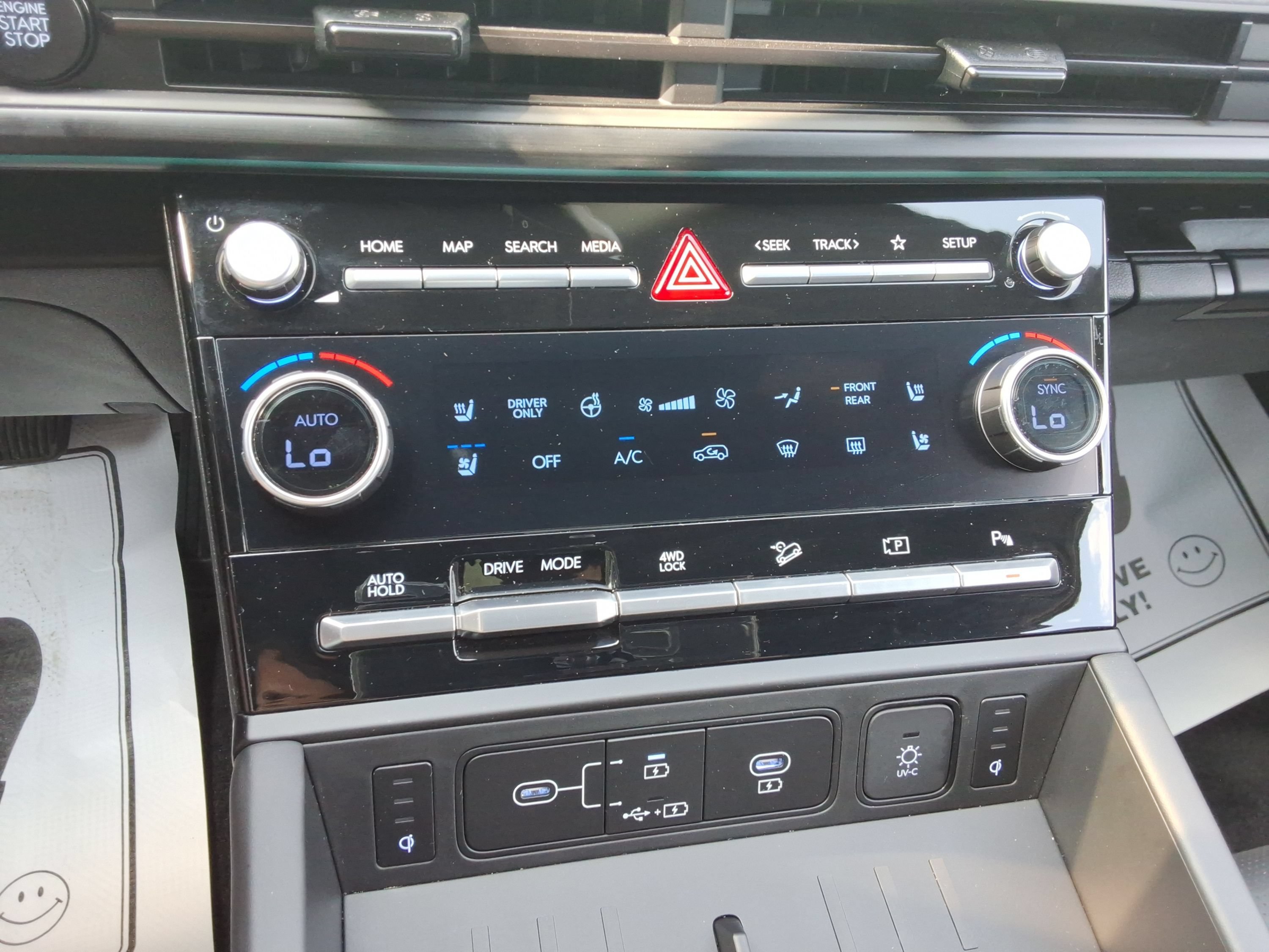 Used 2025 Hyundai Santa Fe Calligraphy AWD/4WD image 17