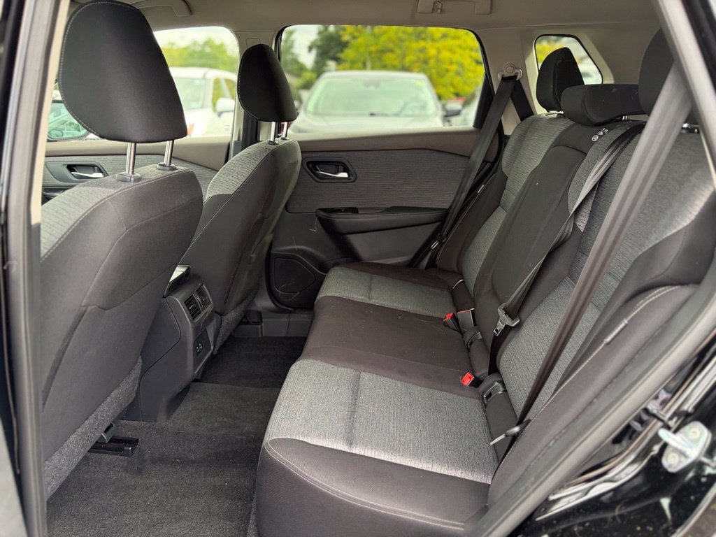 Used 2023 Nissan Rogue SV AWD/4WD image 11