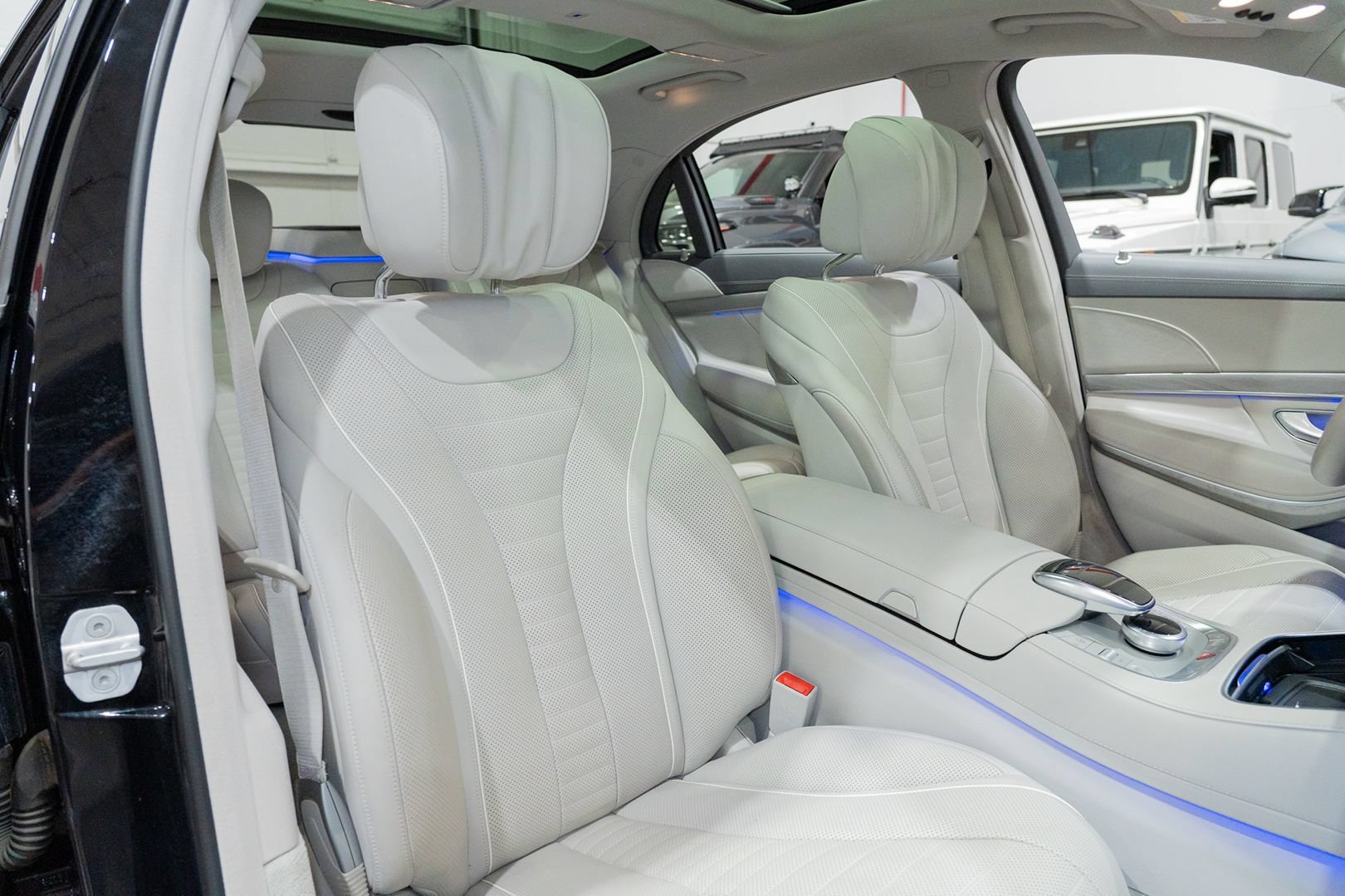 Used 2017 Mercedes-Benz S 550 Cabriolet image 38