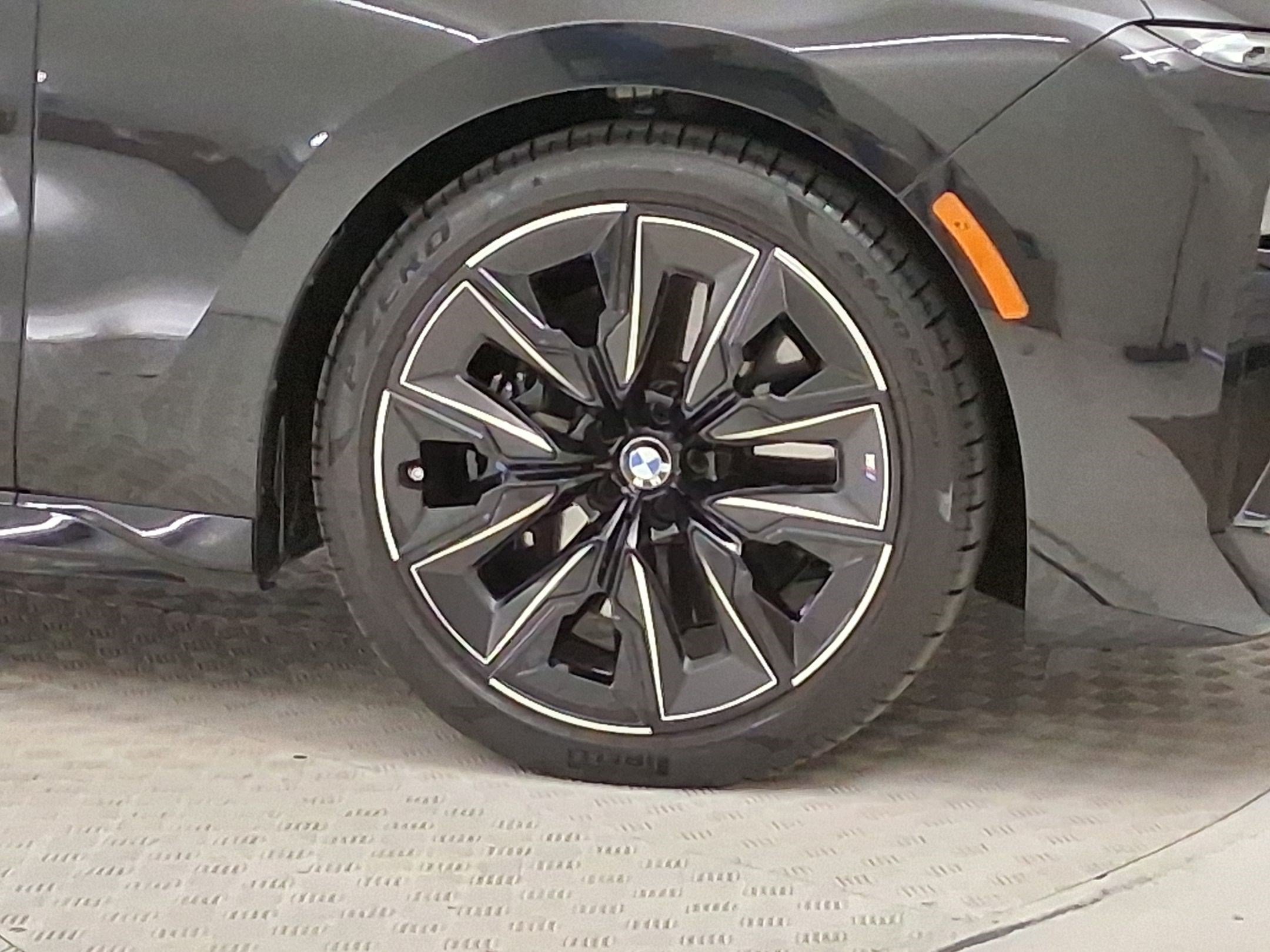 Used 2025 BMW 760i xDrive AWD/4WD image 10