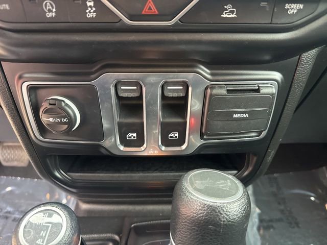 Used 2022 Jeep Wrangler Willys image 23