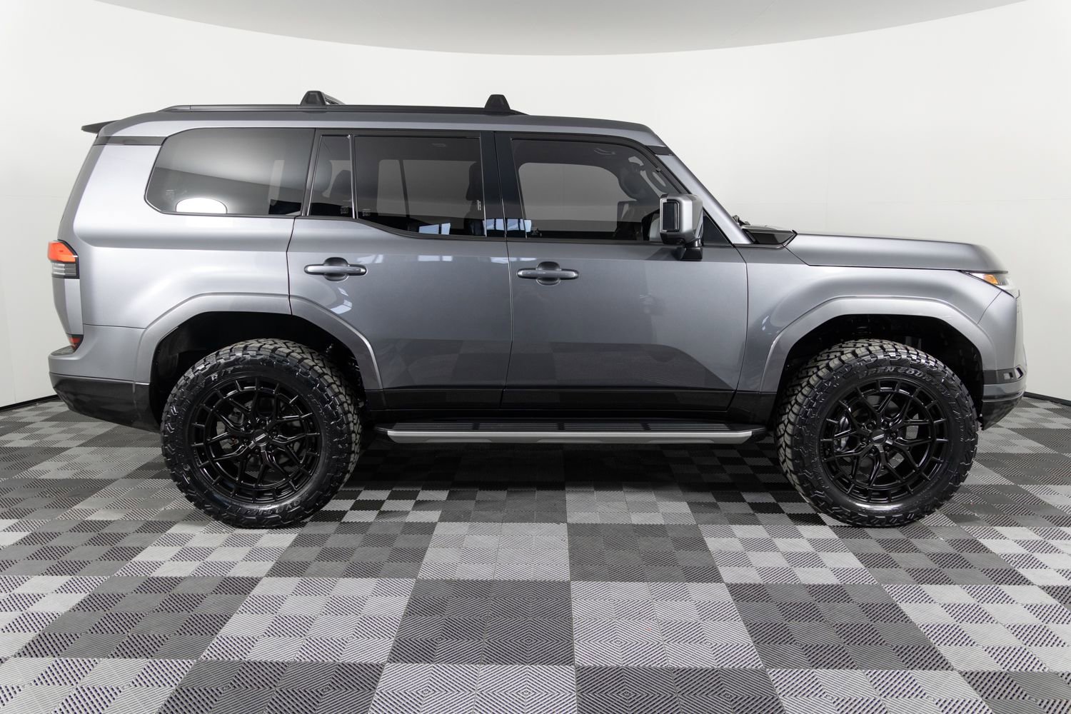 Used 2025 Lexus GX 550 image 9