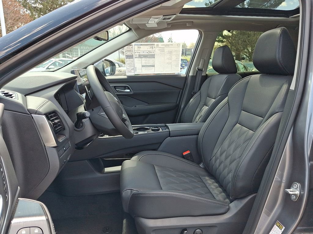 New 2026 Nissan Rogue Platinum image 7