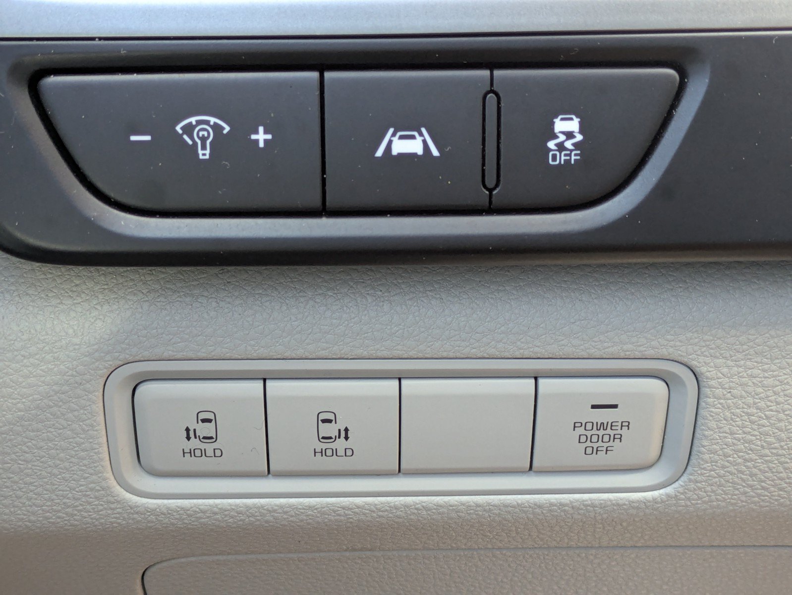 Certified 2022 Kia Carnival LX FWD image 19