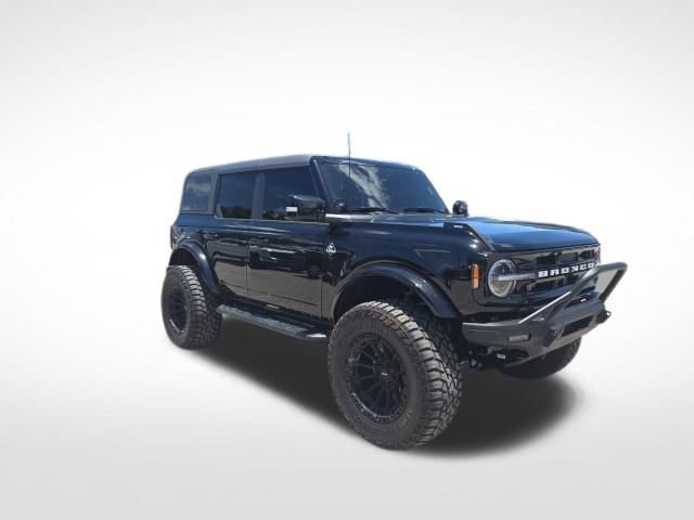 Used 2025 Ford Bronco Outer Banks AWD/4WD image 1