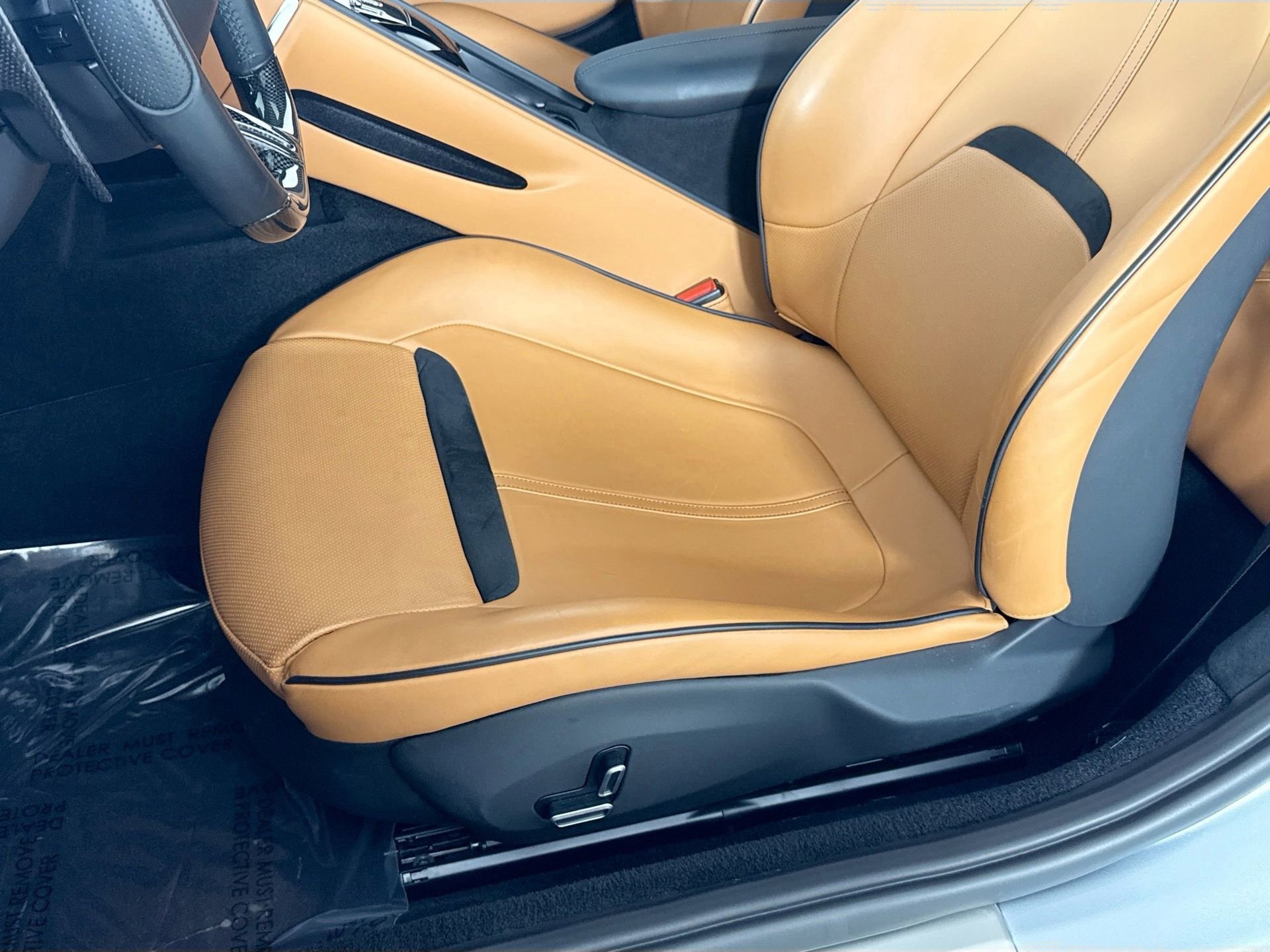 Certified 2022 Ferrari Roma Base image 18