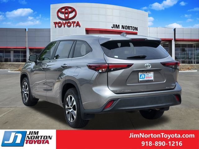 Used 2025 Toyota Highlander XLE AWD/4WD image 7