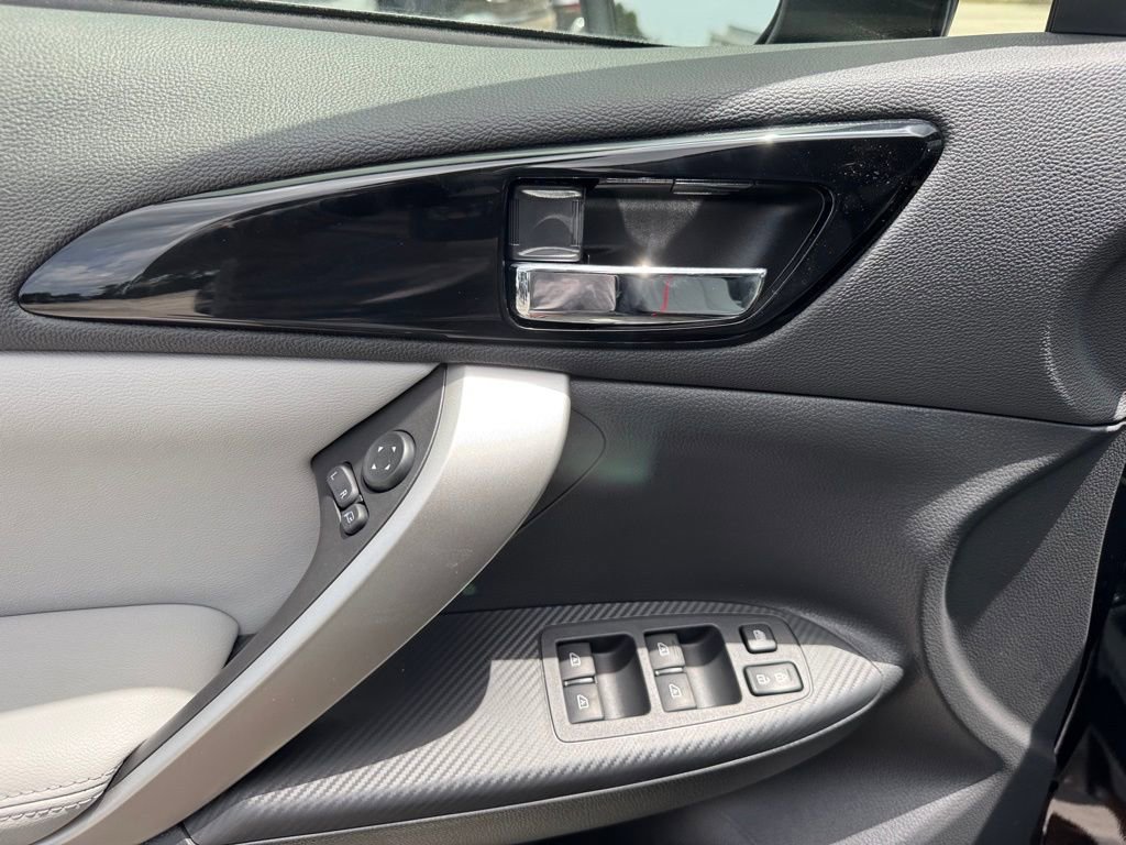 New 2025 Mitsubishi Eclipse Cross SEL image 30