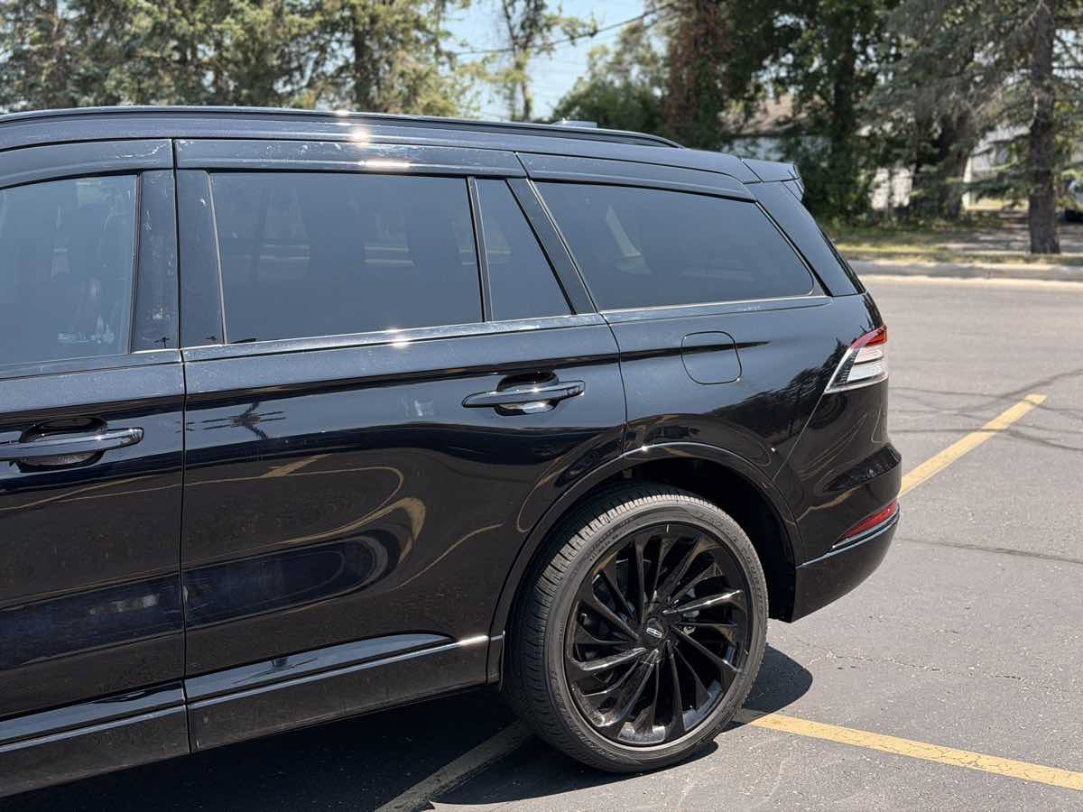 Used 2026 Lincoln Aviator Reserve AWD/4WD image 8