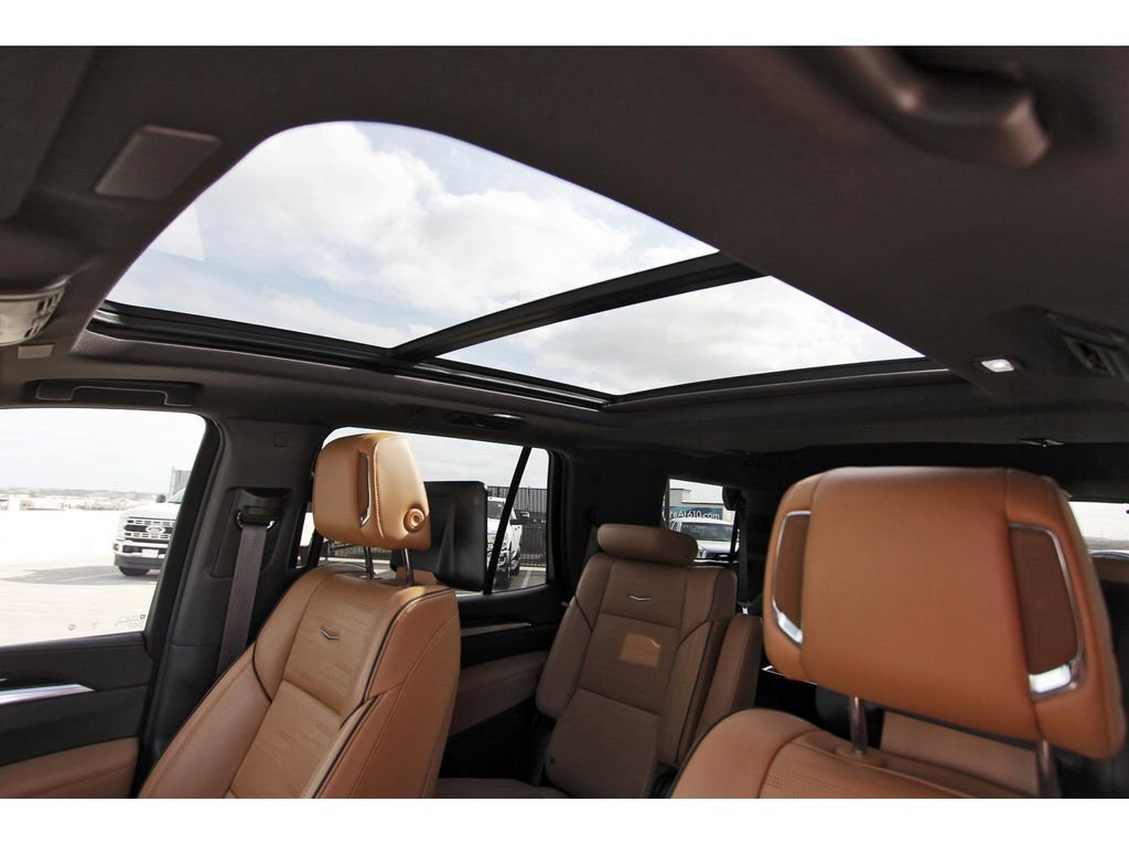 Used 2025 Cadillac Escalade Premium Luxury w/ Touring Package image 29