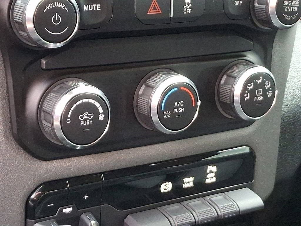 Used 2020 RAM 3500 Tradesman image 16