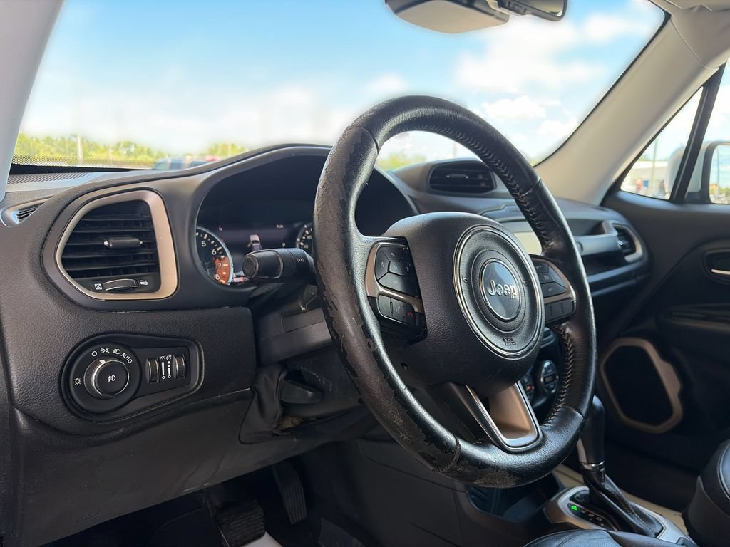 Used 2016 Jeep Renegade Limited FWD image 18