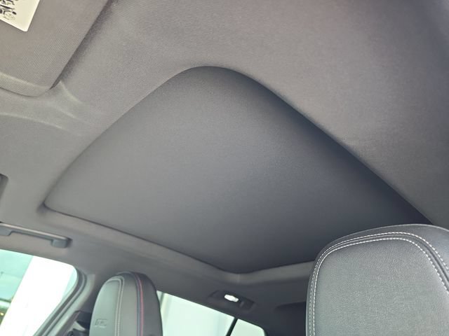 Certified 2025 Chevrolet Equinox EV RS FWD image 19