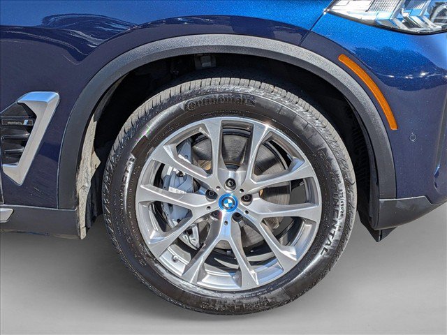 Used 2024 BMW X5 xDrive50e w/ Executive Package AWD/4WD image 25