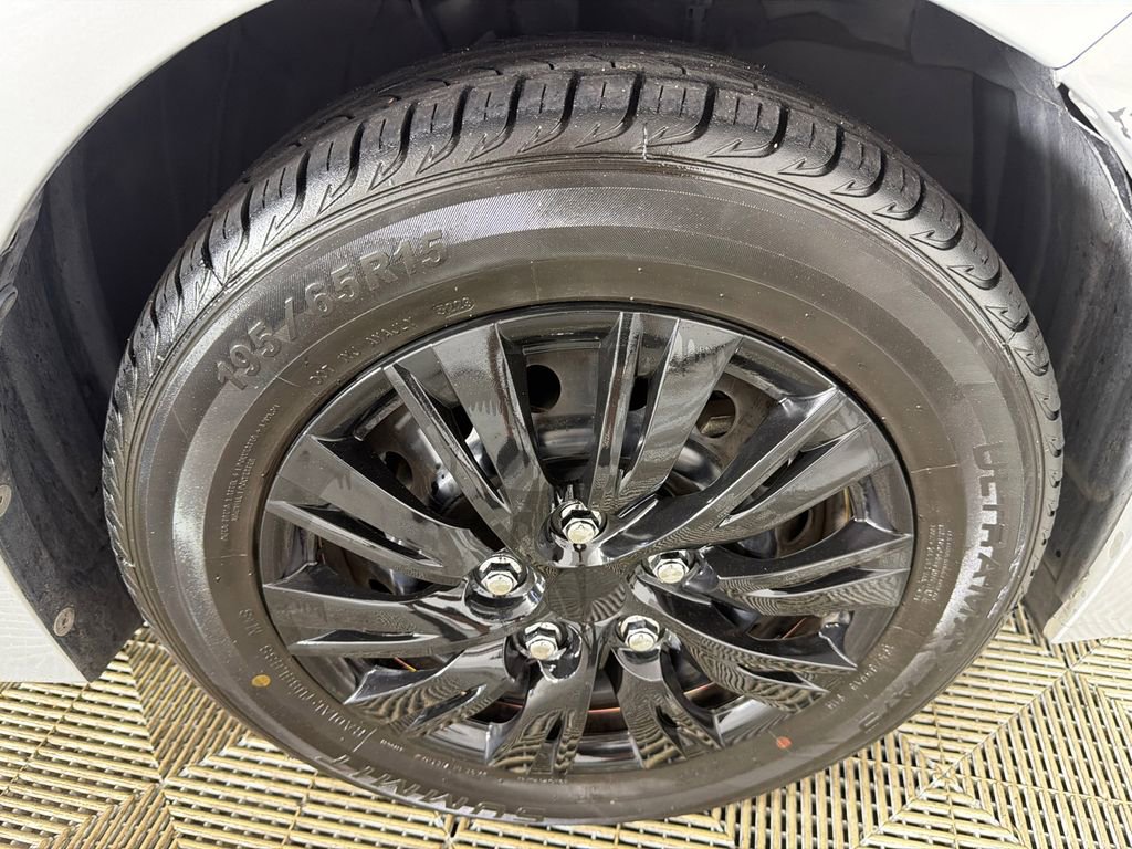 Used 2016 Toyota Corolla L FWD image 12