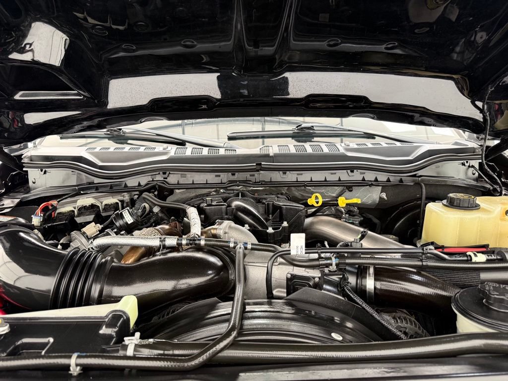 Used 2019 Ford F250 Lariat w/ Lariat Ultimate Package AWD/4WD image 8