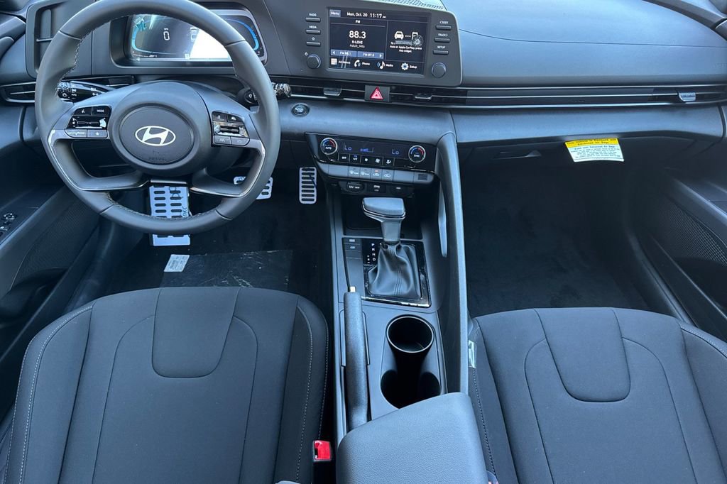 New 2025 Hyundai Elantra Sport image 10