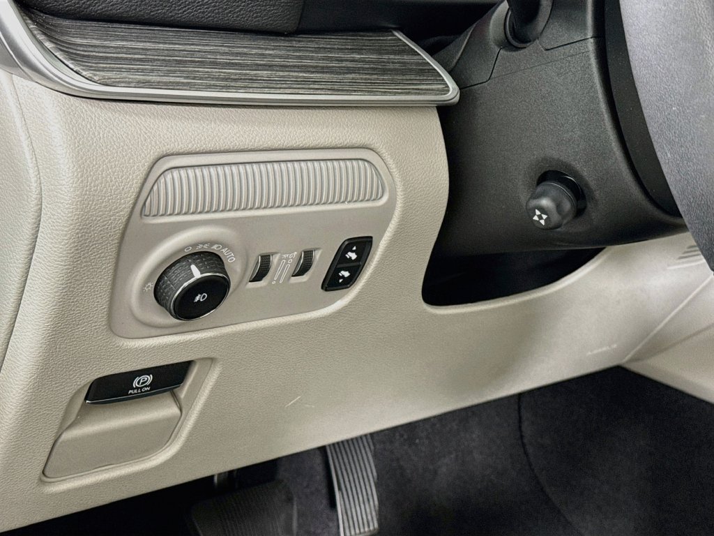 Used 2022 Jeep Wagoneer Series II w/ Premium Group I AWD/4WD image 21