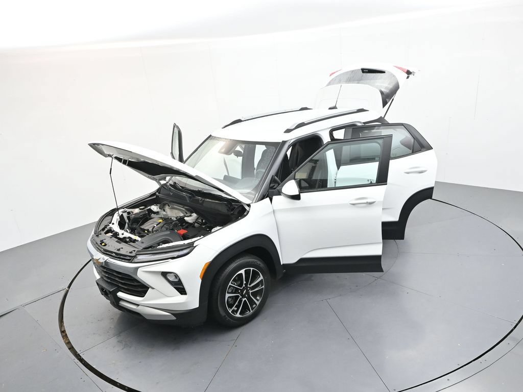 Used 2024 Chevrolet TrailBlazer LT FWD image 33