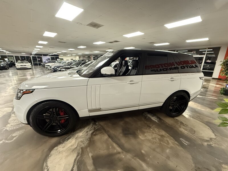 Used 2017 Land Rover Range Rover HSE AWD/4WD image 4