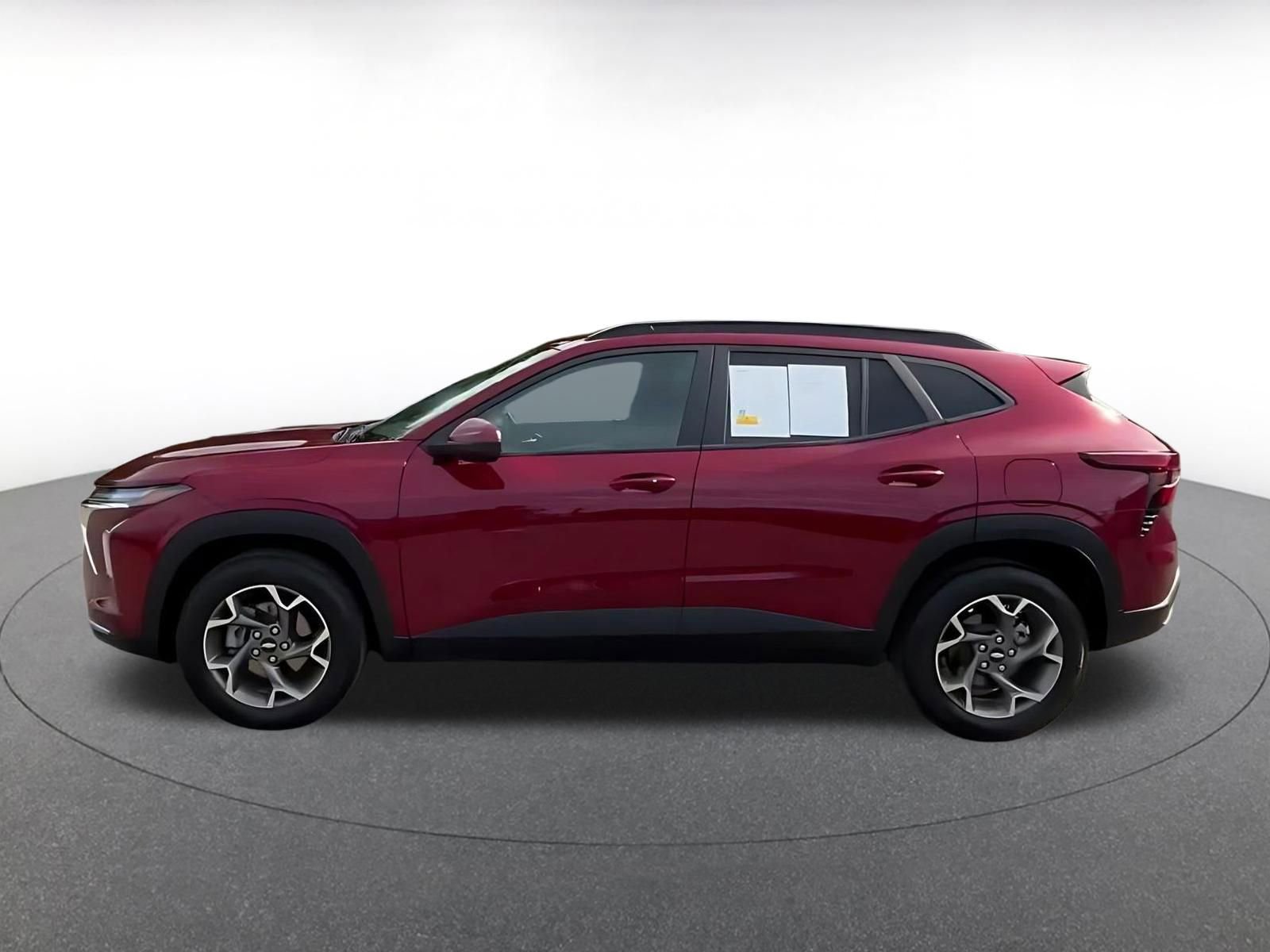 Used 2025 Chevrolet Trax LT w/ LT Convenience Package FWD image 7